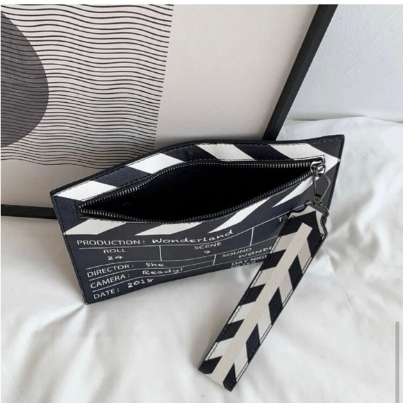 New Movie Scene 🎬 Envelope Bag with Shoulder Strap AND wristlett strap zip Med - Picture 3 of 8